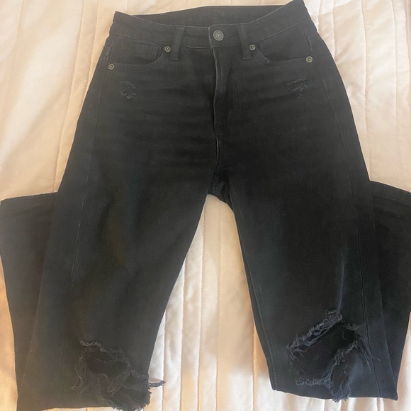 American Eagle Black Distressed Ripped Mom Jeans - Picture 4 of 7